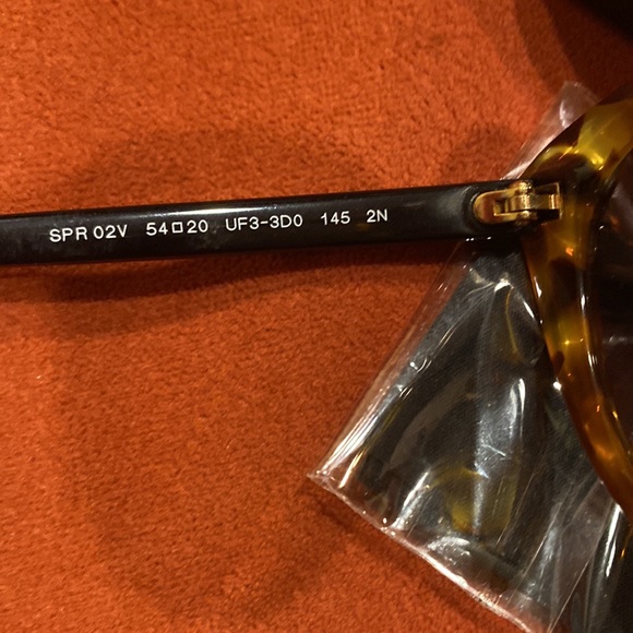 PRADA cat ayes  brown sunglasses 😎 - Picture 4 of 7